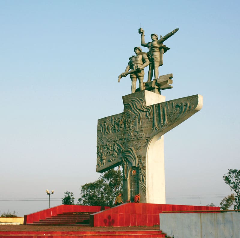 Tượng đài Thanh niên xung phong Chiến thắng – Thanh Hóa